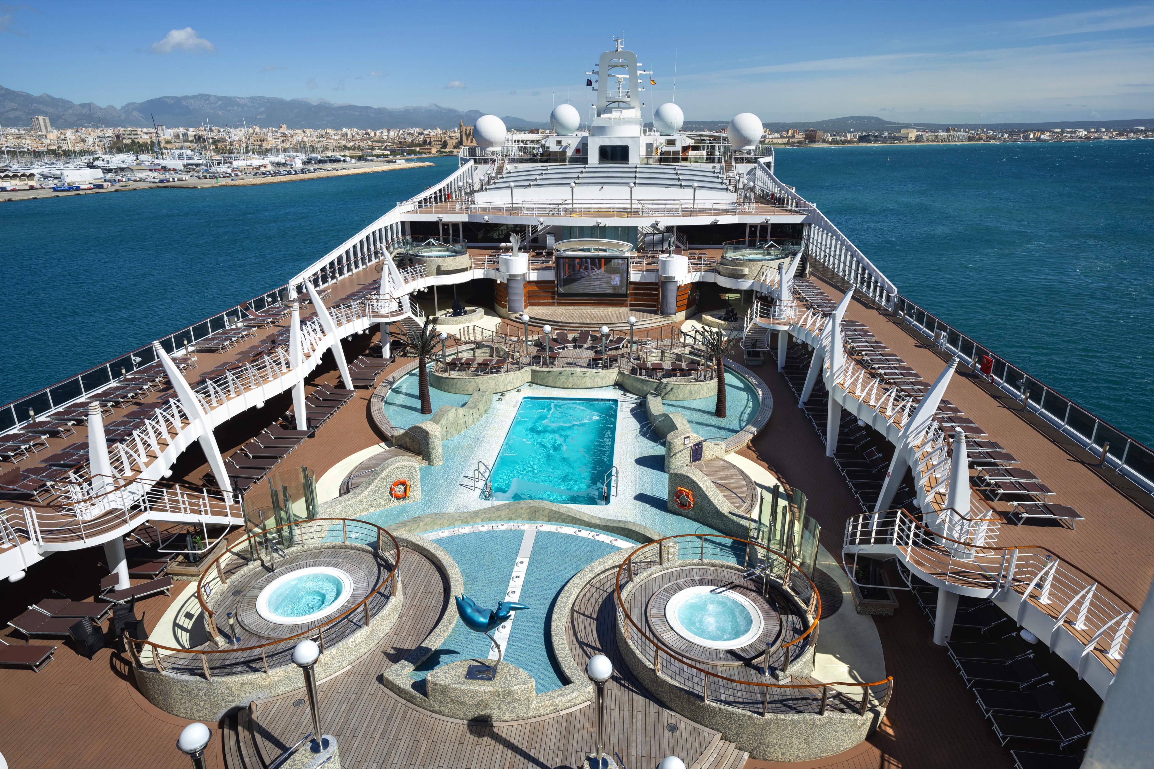 MSC Fantasia - Swimming Pools